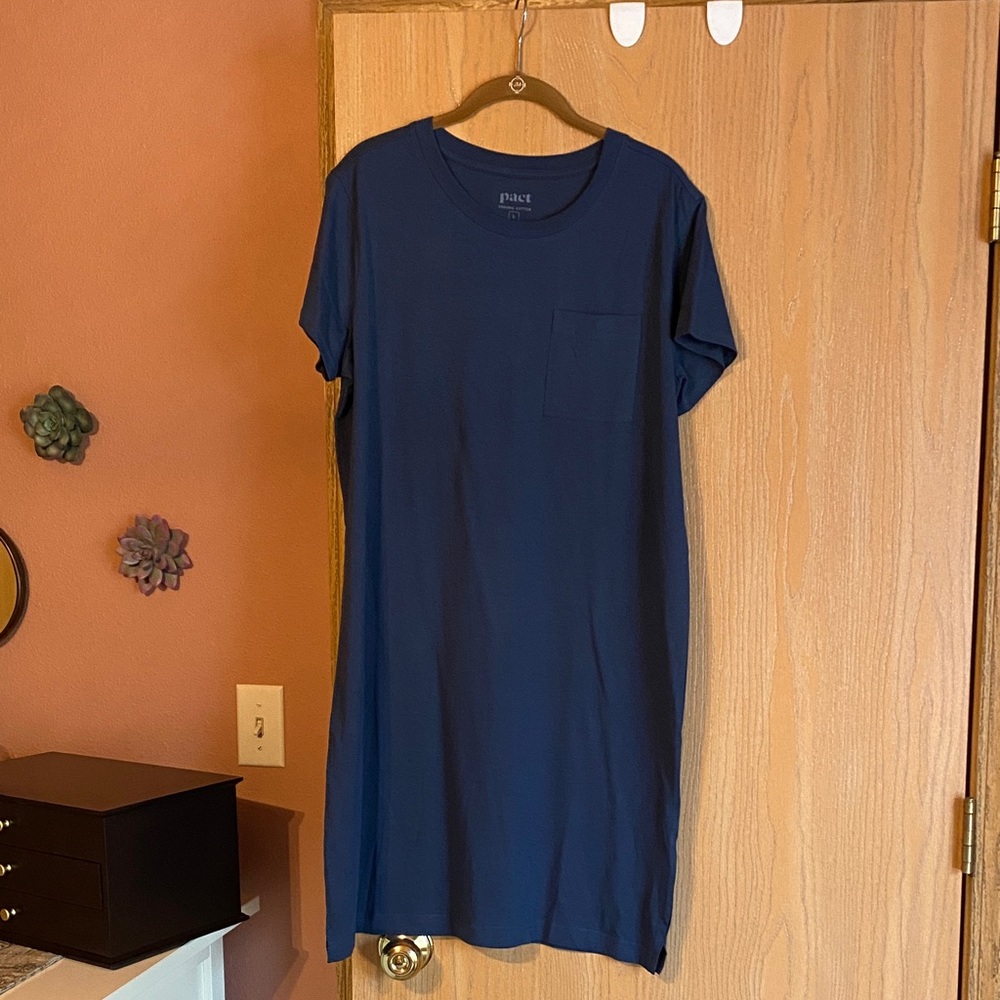 Pact organic tshirt dress navy, size large